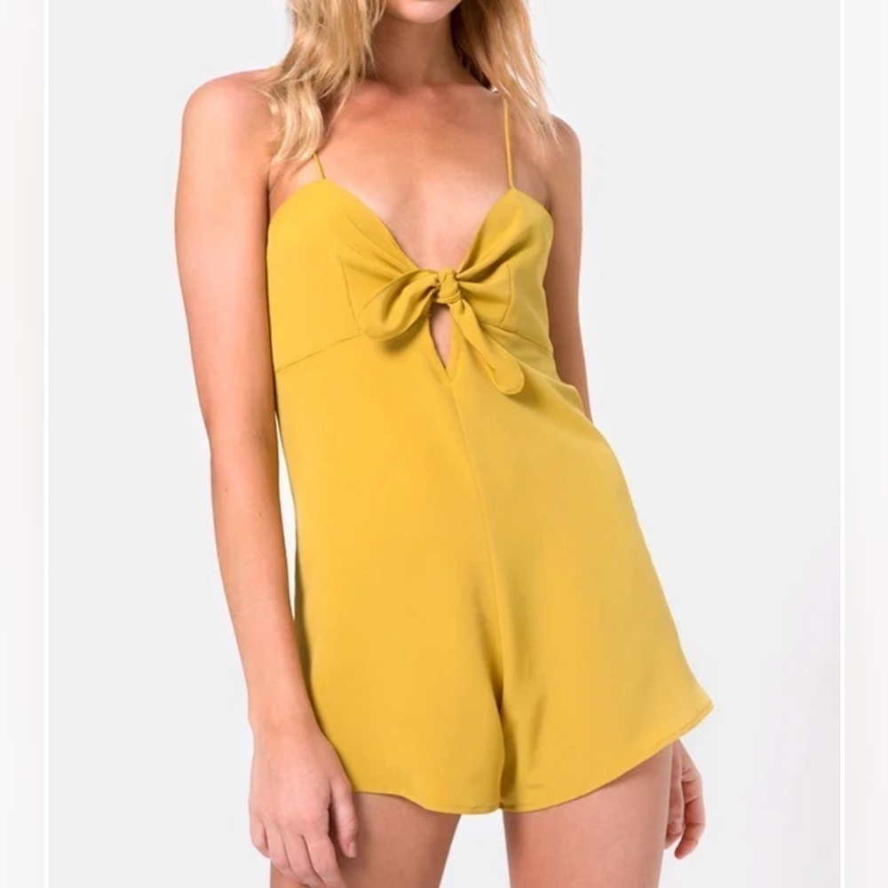 MOTEL Mustard Yellow Spaghetti Strap Romper Roman Playsuit Juniors Sz XL NWT